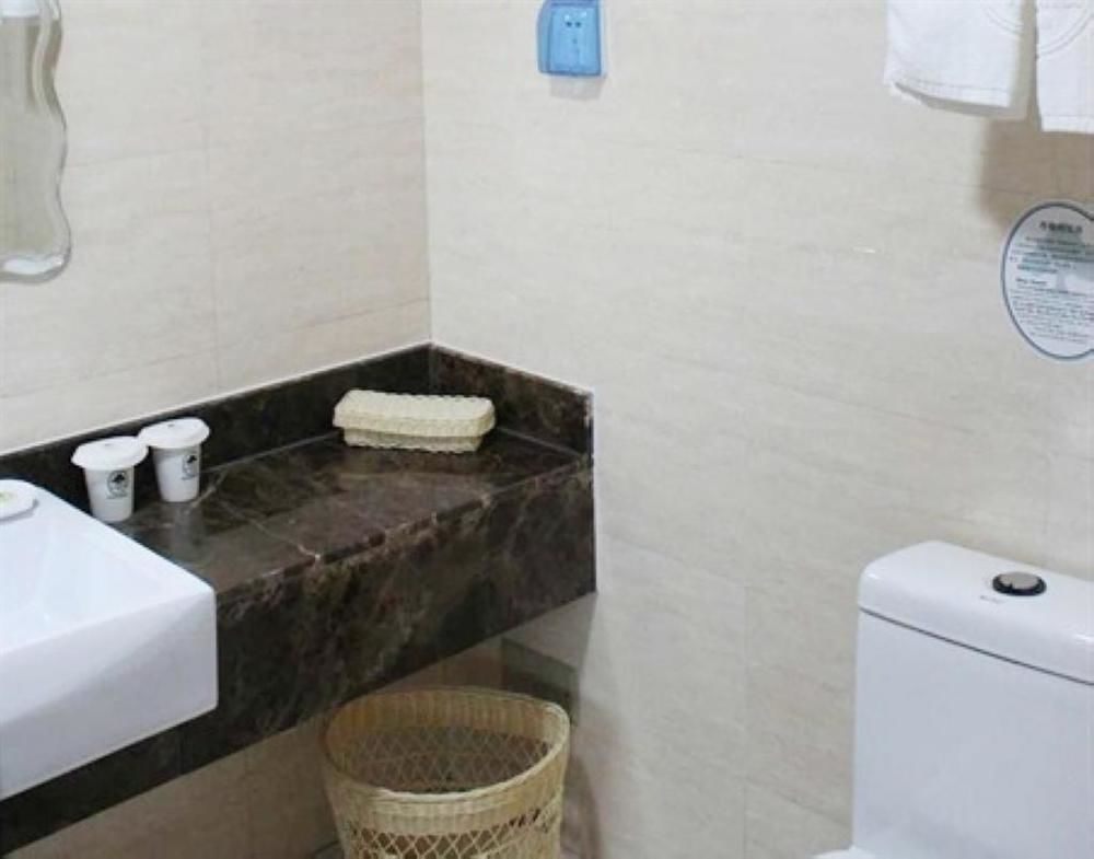Greentree Inn Shandong Qingdao Wuyishan Road Jiashike Shopping Center Business Hotel Exteriör bild