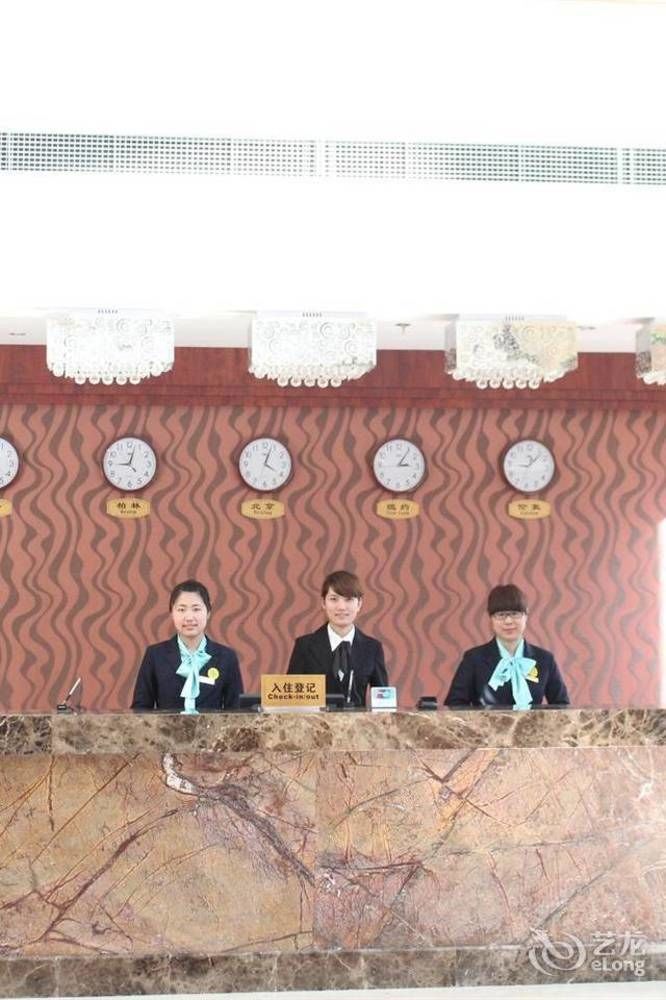 Greentree Inn Shandong Qingdao Wuyishan Road Jiashike Shopping Center Business Hotel Exteriör bild