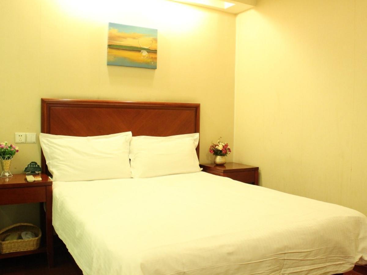Greentree Inn Shandong Qingdao Wuyishan Road Jiashike Shopping Center Business Hotel Exteriör bild
