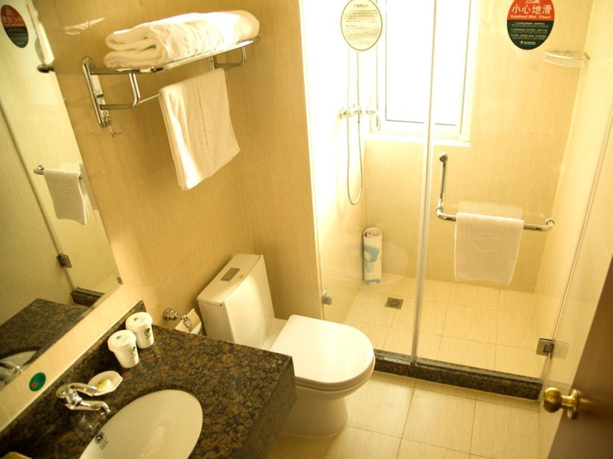 Greentree Inn Shandong Qingdao Wuyishan Road Jiashike Shopping Center Business Hotel Exteriör bild